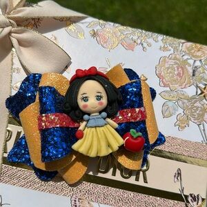 Snow White Hairbow